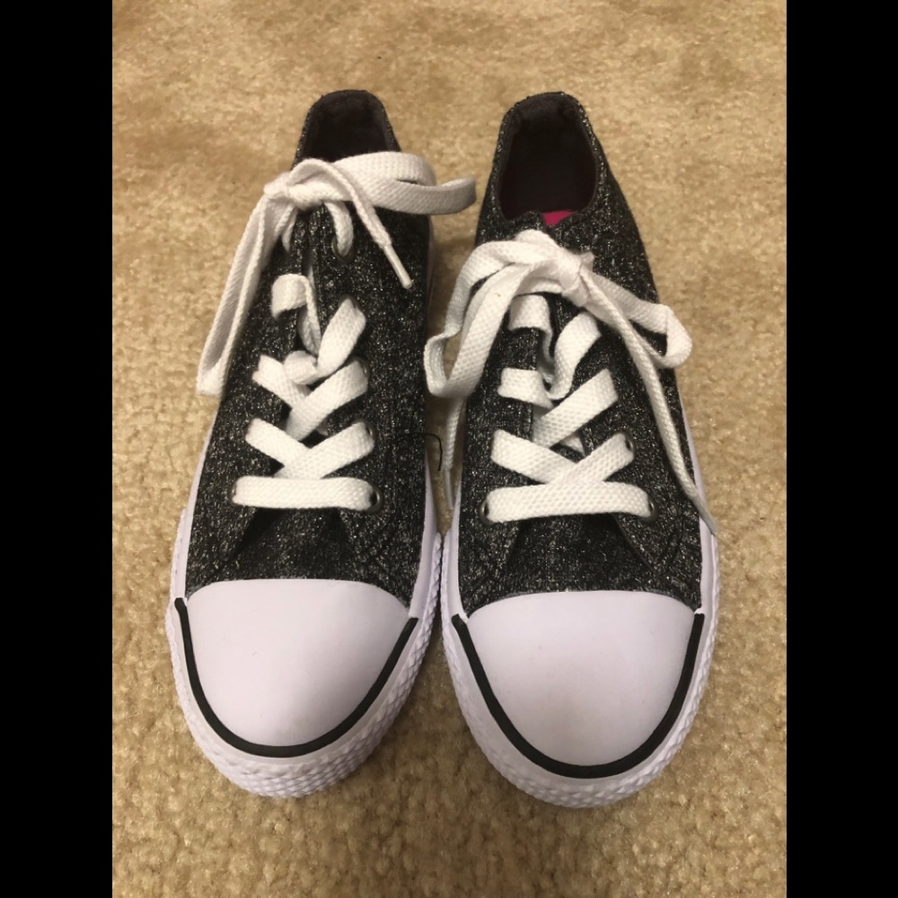 Sneakers size 2